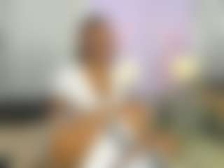 Live cam show with AmiraJones - Ebony Petite on TeamSkeetLive