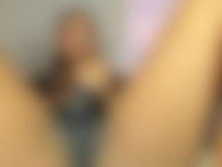 Live cam show with AmiraJones - Camel Toe on Uber Horny
