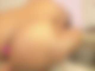 AmiraJones's Live Sex Cam Show