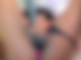 AmiraJones's Live Sex Cam Show