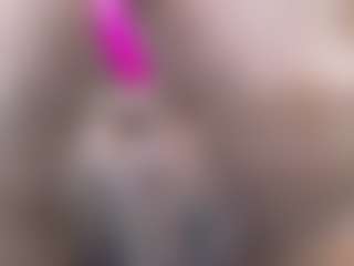 AmiraJones's Live Sex Cam Show