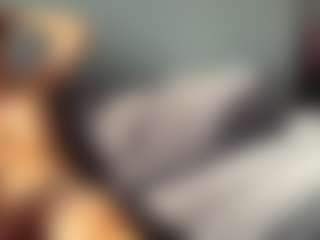 Live cam show with Aurora-Asti - Teen (18+) on Milfs Live