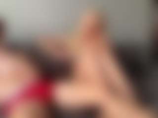 Live cam show with Aurora-Asti - Handjob on Camsoda