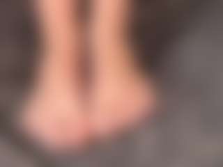 Live cam show with Aurora-Asti - Handjob on Camsoda