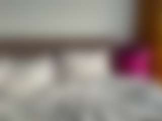 Live cam show with Aurora-Asti - Blue Eyes on Strip Flash - Live Sex Shows