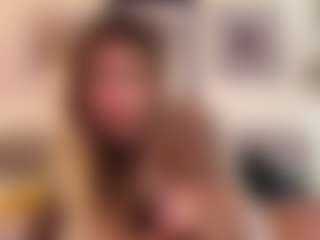 Live cam show with courtneysteele - Spank Big Tits on Lustler