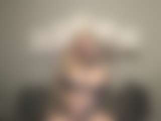 Live cam show with courtneysteele - Nipple Piercings on Latina Girls