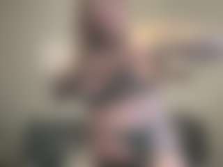 Live cam show with courtneysteele - Tease on UwU Esports