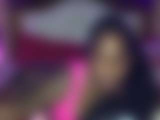 Creamyamber69's Live Sex Cam Show