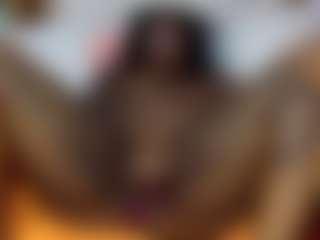 Creamyamber69's Live Sex Cam Show