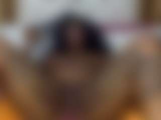 Creamyamber69's Live Sex Cam Show