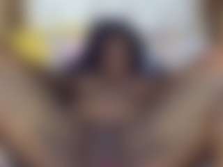 Creamyamber69's Live Sex Cam Show