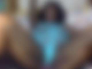 Live cam show with Creamyamber69 - Thick on fapnchat