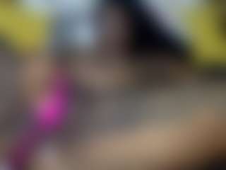 Creamyamber69's Live Sex Cam Show