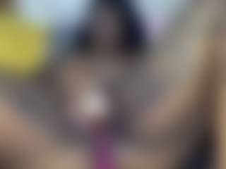 Creamyamber69's Live Sex Cam Show