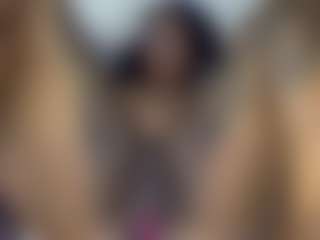Creamyamber69's Live Sex Cam Show