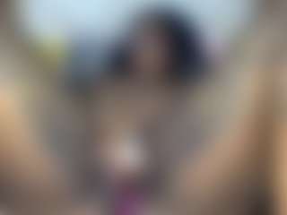 Creamyamber69's Live Sex Cam Show