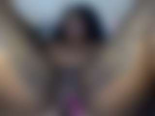 Creamyamber69's Live Sex Cam Show