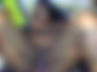 Creamyamber69's Live Sex Cam Show