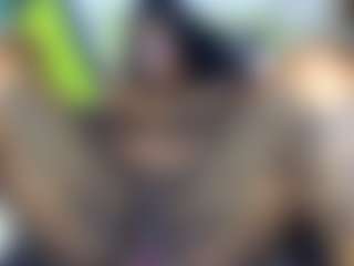 Creamyamber69's Live Sex Cam Show