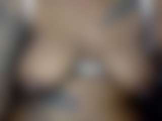 Creamyamber69's Live Sex Cam Show