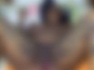 Creamyamber69's Live Sex Cam Show