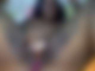 Creamyamber69's Live Sex Cam Show