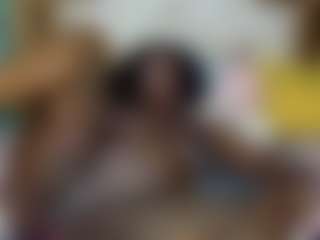 Creamyamber69's Live Sex Cam Show