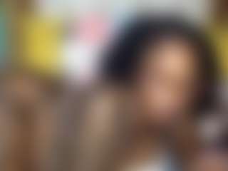 Creamyamber69's Live Sex Cam Show