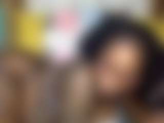 Creamyamber69's Live Sex Cam Show