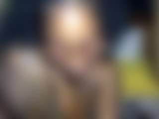 Creamyamber69's Live Sex Cam Show