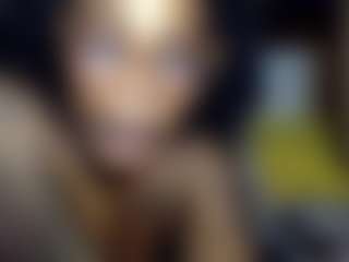 Creamyamber69's Live Sex Cam Show