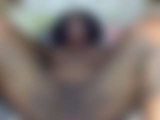 Creamyamber69's Live Sex Cam Show
