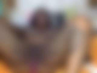 Creamyamber69's Live Sex Cam Show
