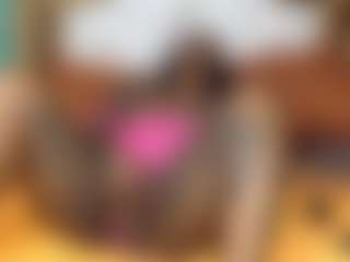 Creamyamber69's Live Sex Cam Show