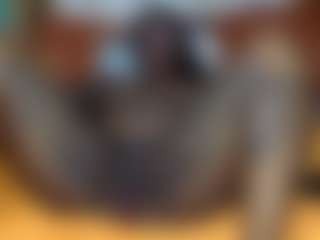 Creamyamber69's Live Sex Cam Show