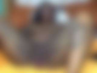Creamyamber69's Live Sex Cam Show
