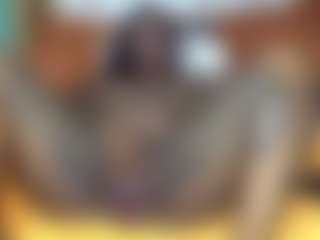 Creamyamber69's Live Sex Cam Show