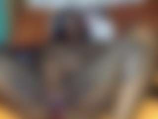 Creamyamber69's Live Sex Cam Show