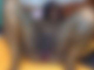 Creamyamber69's Live Sex Cam Show