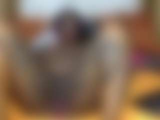 Creamyamber69's Live Sex Cam Show