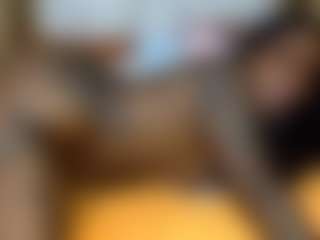 Creamyamber69's Live Sex Cam Show