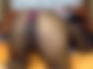Creamyamber69's Live Sex Cam Show
