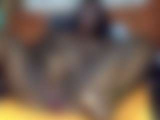 Creamyamber69's Live Sex Cam Show