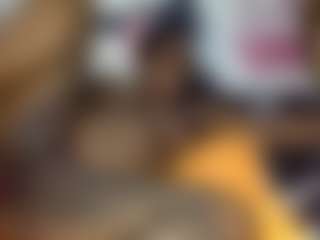 Creamyamber69's Live Sex Cam Show