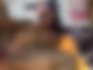 Creamyamber69's Live Sex Cam Show
