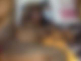 Creamyamber69's Live Sex Cam Show