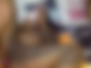 Creamyamber69's Live Sex Cam Show