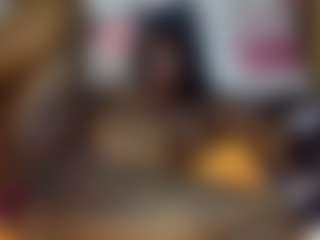 Creamyamber69's Live Sex Cam Show