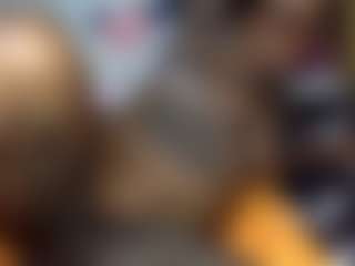 Creamyamber69's Live Sex Cam Show